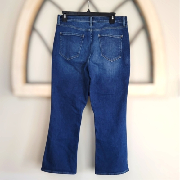 A.n.a High Rise Cropped Flare, Medium Wash, Size 10 - Picture 3 of 3